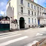 - Grand - Centre Parking Gratuit *