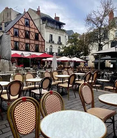 - Grand - Centre Parking Gratuit