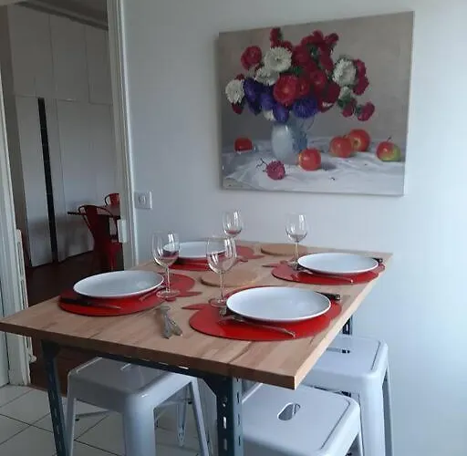 - Grand - Centre Parking Gratuit