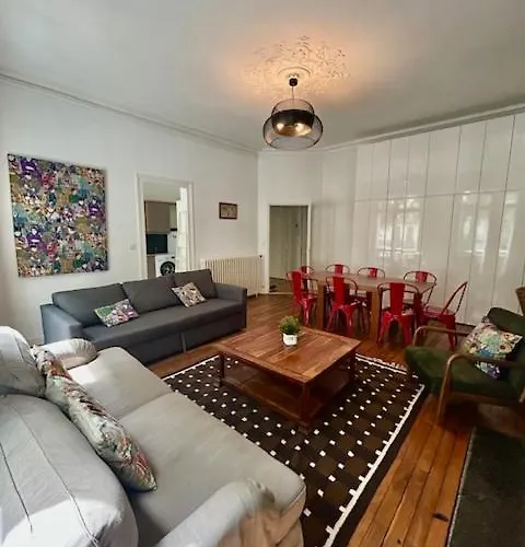 - Grand - Centre Parking Gratuit *